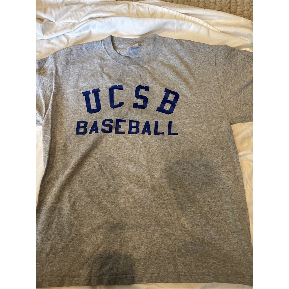 UCSB‎ College Baseball Team Issued T-shirt Vintage Size Large Made In USA